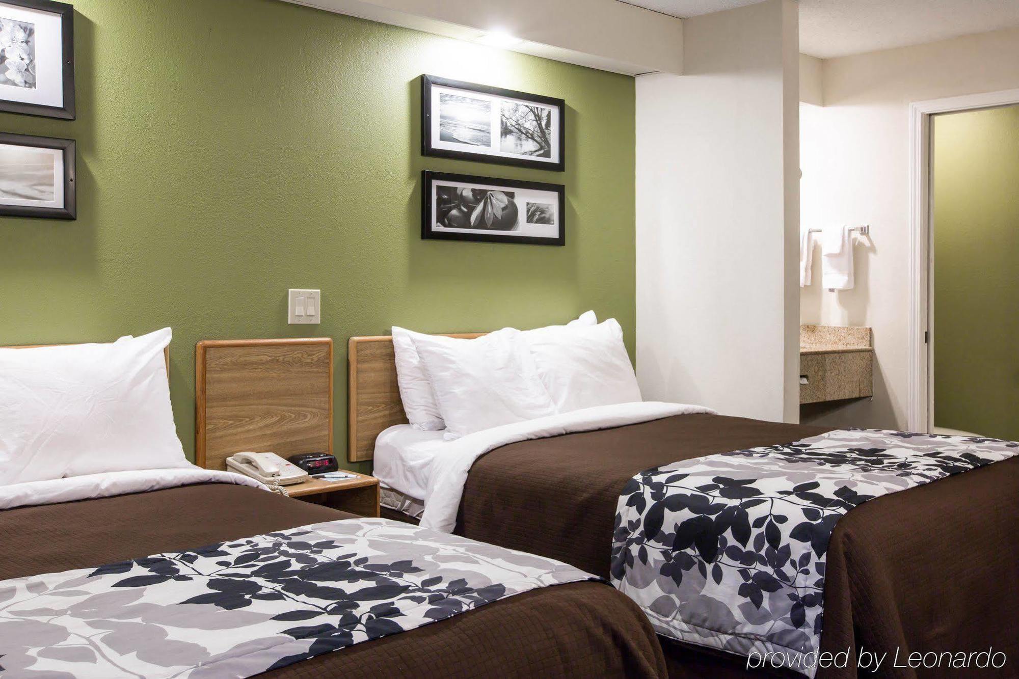 Rodeway Inn Остелл Экстерьер фото