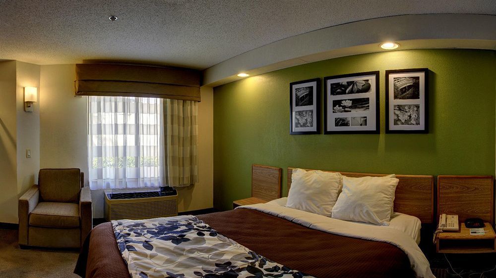 Rodeway Inn Остелл Экстерьер фото